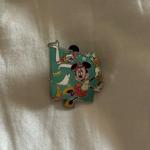 Disney Play in the Parks Minnie and Daisy Bubbles pin